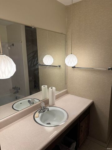 7602 Harcourt Drive, Fort Wayne, IN 46835