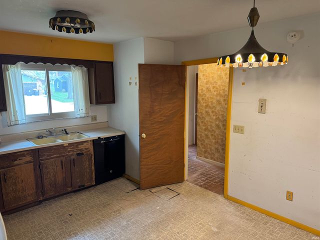 7602 Harcourt Drive, Fort Wayne, IN 46835