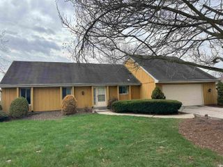 7602 Harcourt Drive, Fort Wayne, IN 46835