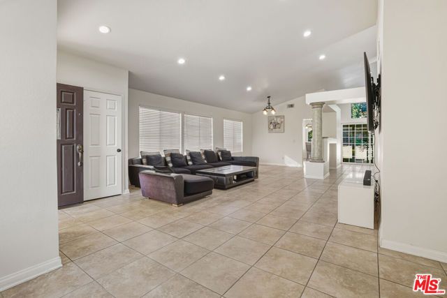 2538 Lowell Court, Simi Valley, CA 93065