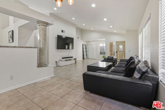 2538 Lowell Court, Simi Valley, CA 93065