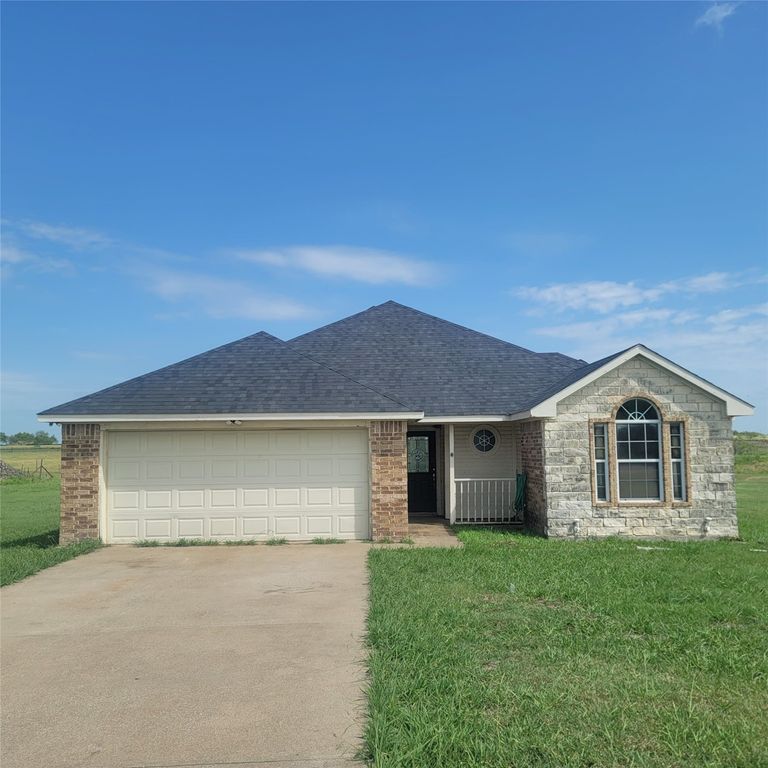 245 Whitfill Road, Ennis, TX 75119