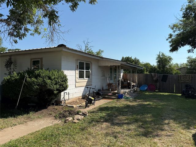 607 N Kirk Street, Hico, TX 76457