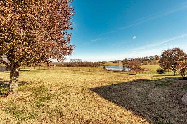 1022 Harness Cir, Gallatin, TN 37066