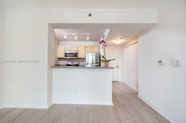 2665 SW 37th Ave 201, Miami, FL 33133