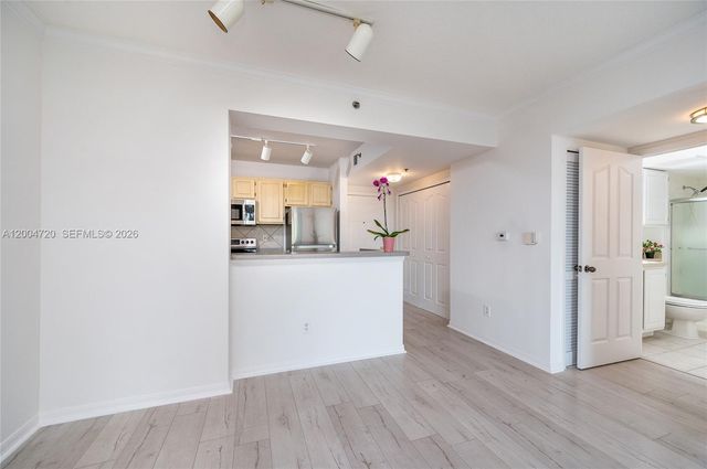 2665 SW 37th Ave 201, Miami, FL 33133