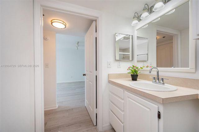 2665 SW 37th Ave 201, Miami, FL 33133