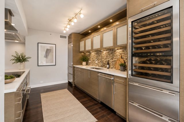400 E Ohio Street 603, Chicago, IL 60611