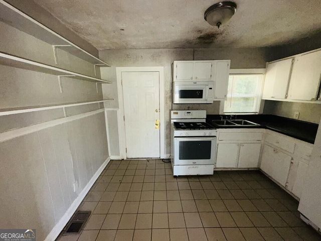2835 Burton Road NW, Atlanta, GA 30311