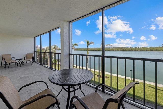 9393 MIDNIGHT PASS ROAD 302, Sarasota, FL 34242