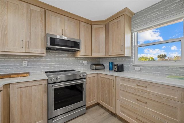 9393 MIDNIGHT PASS ROAD 302, Sarasota, FL 34242