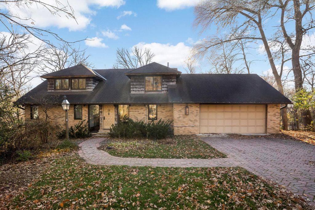 2032 Blackberry Lane, Minnetonka, MN 55391