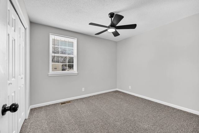 2622 Union Hall Rd, Clarksville, TN 37040