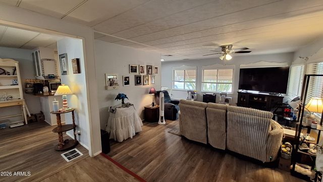 6960 W Peoria Avenue 37, Peoria, AZ 85345