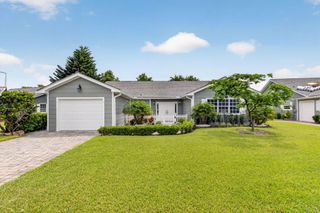 15 Holly Drive, Boynton Beach, FL 33436