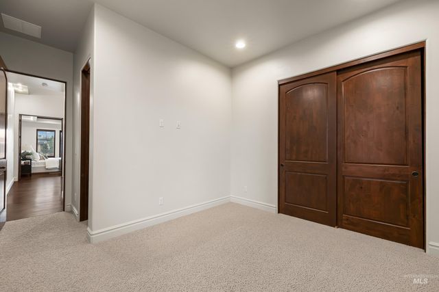 1658 E Crowne Pointe Dr, Eagle, ID 83616