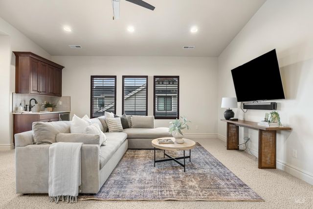 1658 E Crowne Pointe Dr, Eagle, ID 83616