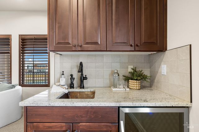 1658 E Crowne Pointe Dr, Eagle, ID 83616