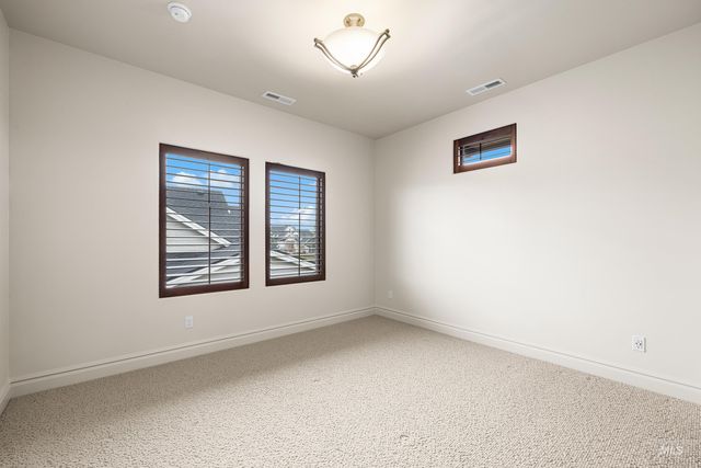 1658 E Crowne Pointe Dr, Eagle, ID 83616