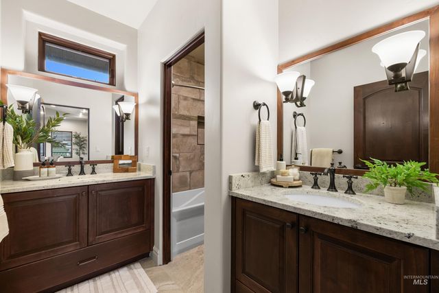 1658 E Crowne Pointe Dr, Eagle, ID 83616