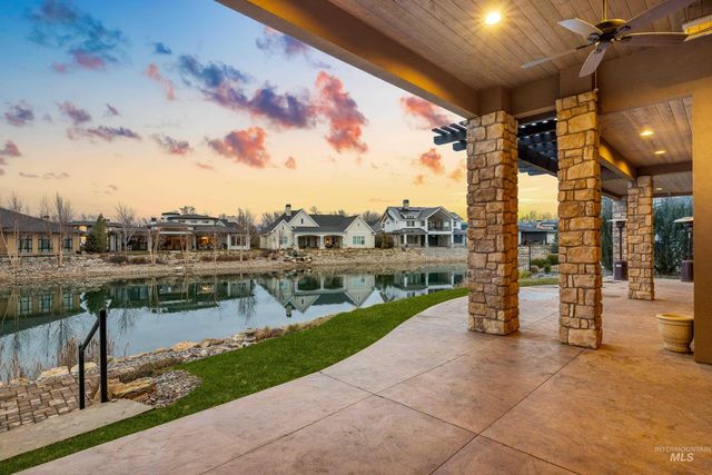 1658 E Crowne Pointe Dr, Eagle, ID 83616