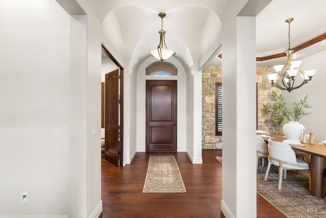 1658 E Crowne Pointe Dr, Eagle, ID 83616