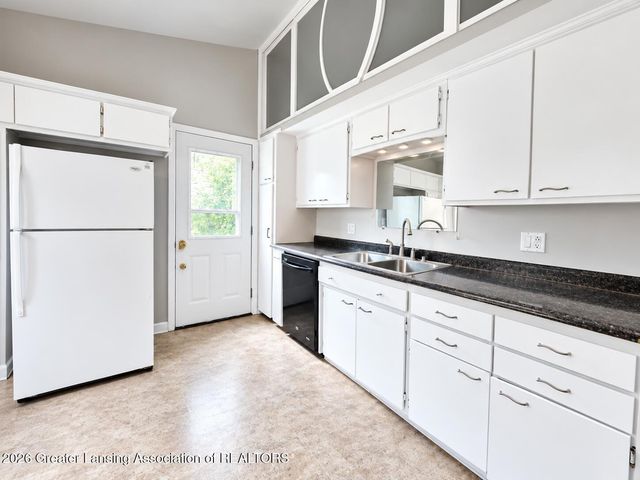 4507 Burchfield Avenue, Lansing, MI 48910