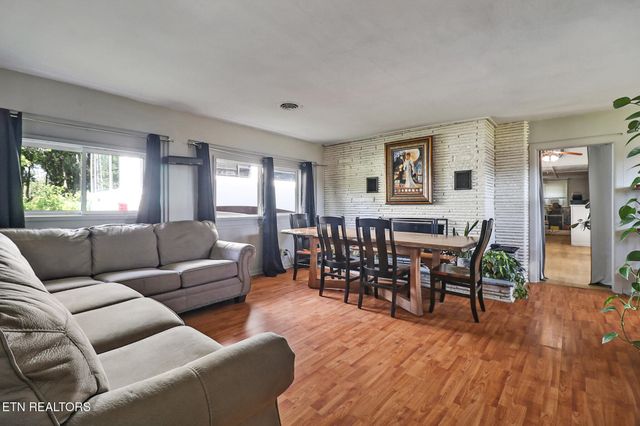 1104 Allardt Hwy, Jamestown, TN 38556