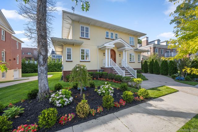 233-25 38th Drive, Douglaston, NY 11363