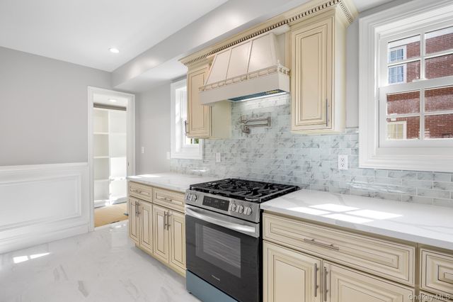 233-25 38th Drive, Douglaston, NY 11363