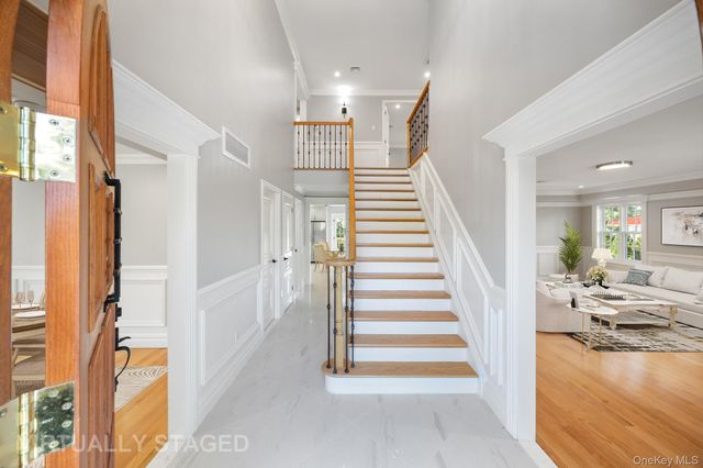 233-25 38th Drive, Douglaston, NY 11363