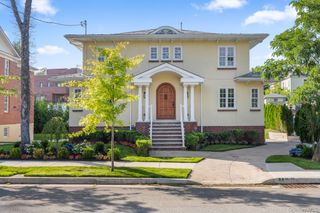 233-25 38th Drive, Douglaston, NY 11363