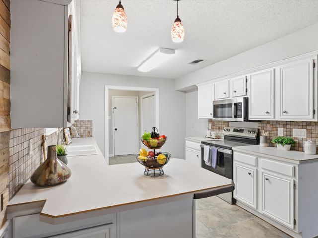 5703 Prescott Drive, Arlington, TX 76018