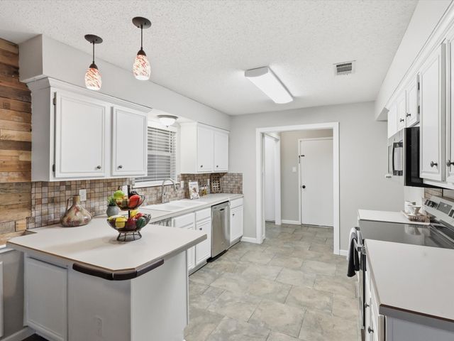 5703 Prescott Drive, Arlington, TX 76018