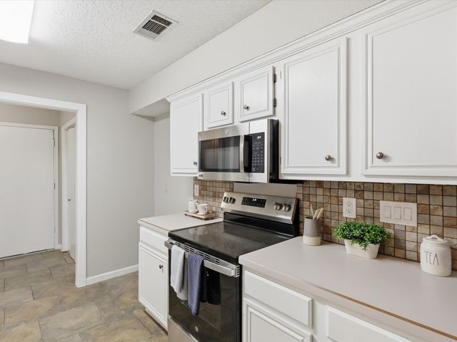 5703 Prescott Drive, Arlington, TX 76018