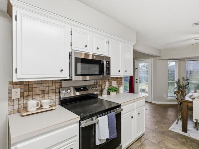 5703 Prescott Drive, Arlington, TX 76018