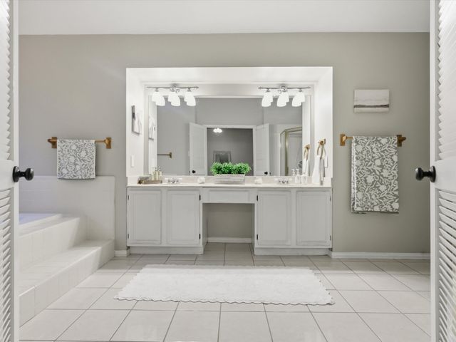 5703 Prescott Drive, Arlington, TX 76018