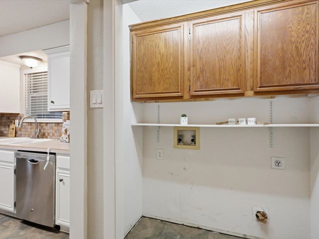 5703 Prescott Drive, Arlington, TX 76018