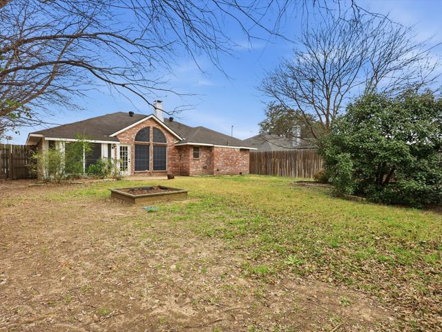 5703 Prescott Drive, Arlington, TX 76018