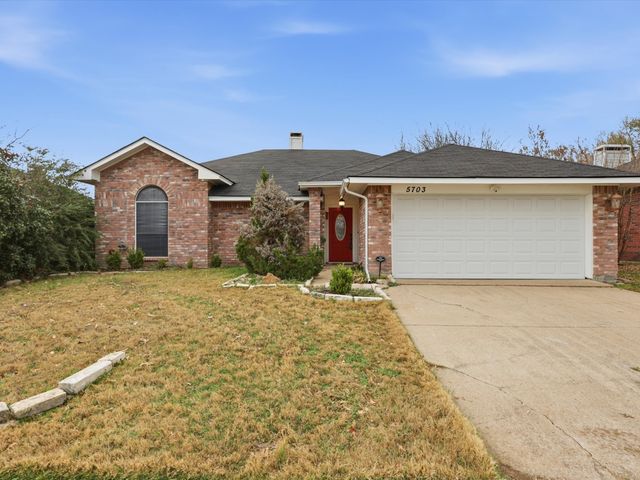 5703 Prescott Drive, Arlington, TX 76018