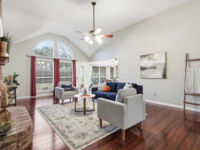 5703 Prescott Drive, Arlington, TX 76018