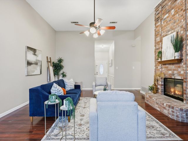 5703 Prescott Drive, Arlington, TX 76018