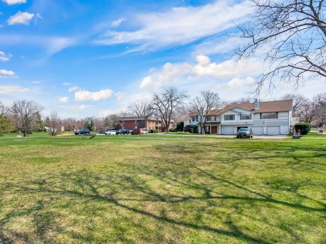 6S018 Steeple Run Drive 6S018, Naperville, IL 60540