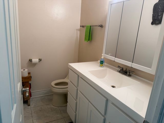 4600 N Cumberland Avenue 1, Chicago, IL 60656