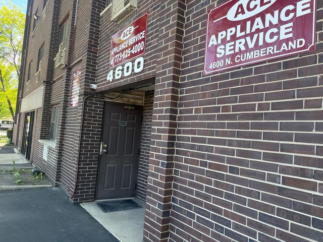 4600 N Cumberland Avenue 1, Chicago, IL 60656