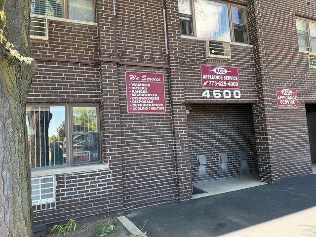 4600 N Cumberland Avenue 1, Chicago, IL 60656