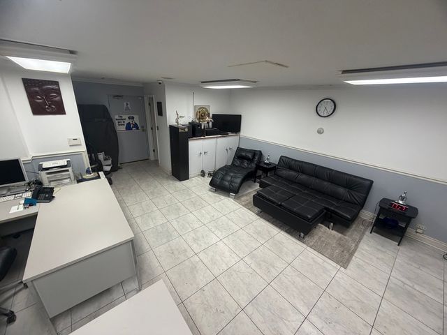 4600 N Cumberland Avenue 1, Chicago, IL 60656