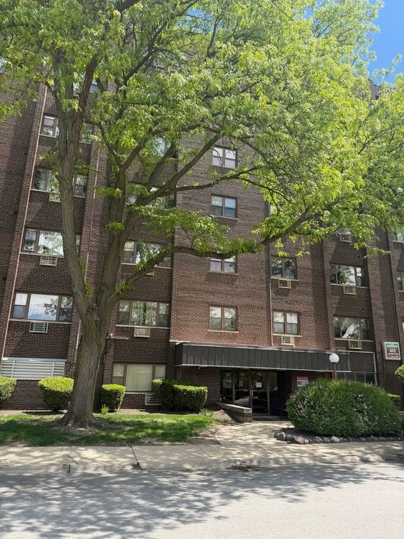 4600 N Cumberland Avenue 1, Chicago, IL 60656
