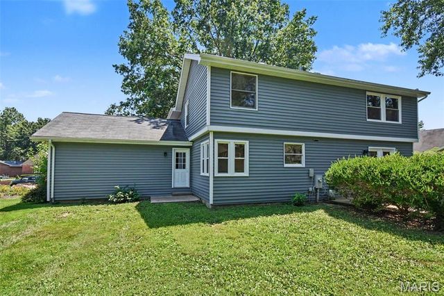 22 Normandy Drive, Lake St Louis, MO 63367