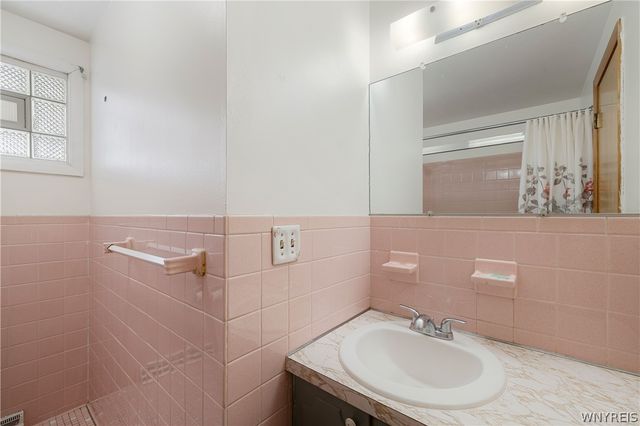 97 Mitchell Drive, Tonawanda, NY 14150